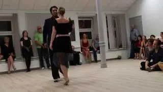 Sara Westin и Juan Pablo Canavire в танго-клубе Edissadni Tango - вальс