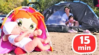 Kampa gidiyoruz! Ayşe, Defne Baby Born Gül ve Lili ile bebek bakma oyunları!