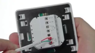 Connecting a floor sensor to an electric underfloor heating thermostat