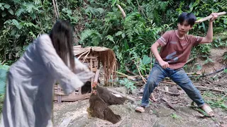 A poor boy went to dig black turmeric to sell when he got home and was scared by a ghost.