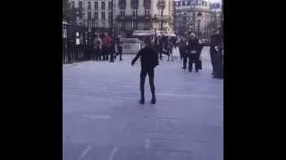 Maddie Ziegler Dances In Public To "Chandelier" In Paris 2!