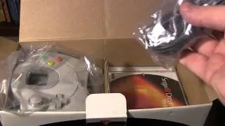 Unboxing a launch day Dreamcast