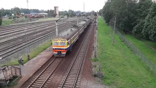 Электропоезда ЭР2Т-711507R и ЭР2-1342-09 на о.п Даугмале