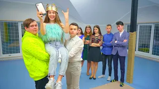 ¿Quién se convertirá en el mejor modelo de la escuela y ganará el nuevo iPhone?