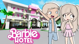 Creamos un Hotel Solo Para BARBIE en Brookhaven Roblox!! LYNA Y CHOCOBLOX