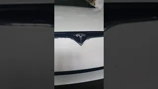 Как снять накладку зеркала на Tesla модель s.