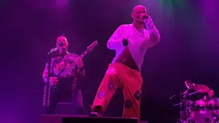 Five Finger Death Punch - Coming Down (live 2020, Moscow)