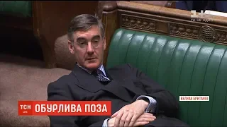 Британських членів парламенту розгнівала поза глави Палати громад на дебатах щодо Brexit