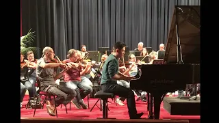 Congyu Wang plays Schumann Concerto