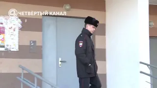 Двое маленьких детей 3 дня провели в квартире с умершими родителями