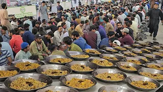 1000+ People Iftar on Road | Free Food In Ramadan Iftar Time | Biggest Iftar in Pakistan