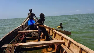 African  Traditional  methods of  fishing. Fishing in lake Turkana kenya//African village life