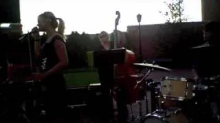 Le Poinconneur Des Lilas by Paris La Nuit (Gypsytheque quartet-style) French Jazz in Chicago