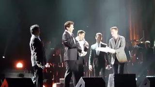 IL DIVO & audience singing Happy Birthday to David Miller at Birmingham 14.04.12.