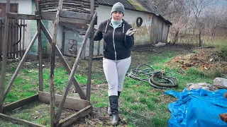 ТИНЯЮСЯ ПО ДВОРУ🦄КУПИЛИ ХАТУ В СЕЛІ🏚УСЮДИ ТРЕШ РЕЗУЛЬТАТУ НУЛЬ ЗАТО КВІТИ РОЗГЛЯДАЮ🤦‍♀️