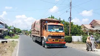 Hunting Truk Truk Yang Melintasi Lintas Bukit Lawang...!!!??