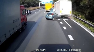 Horror crash E40: Ford Focus vs truck car crash accident (exit E40 Belgium) LONG VERSION