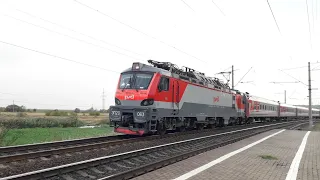 ЭП20-063 с пассажирским поездом