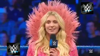 (en español) Trish Stratus Abofetea A Charlotte Flair SmackDown Live