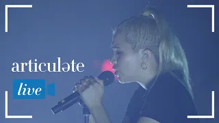 Hayley Kiyoko Performs "Curious"