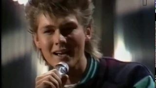 A-HA on the Swedish TV show "Nöjesmassakern" (1985-11-15)