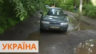 Выбоины на полколеса и водоемы в ямах: медики требуют отремонтировать дороги в Харькове