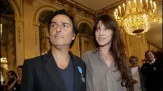 Yvan Attal : ses regrets après avoir demandé Charlotte Gainsbourg en mariage