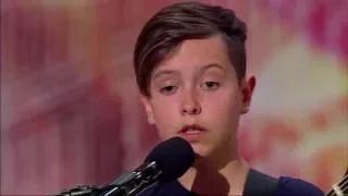 Mały chłopiec wzruszył wszystkich swoim głosem [Mam Talent!]