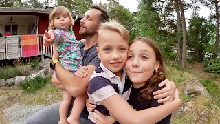 The kids are fighting! We leave the island for Pippi, Vaccine & Jumpyard VLOG