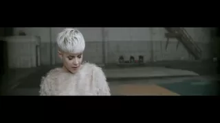 Robyn - Call Your Girlfriend