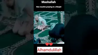 Alhamdulillah non Muslim praying🥰 Conductor embiste a asaltante varias veces y frustra robo  N