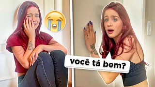 FINGI ESTAR TRANCADA CHORANDO PARA VER A REAÇÃO DA MINHA IRMÃ GÊMEA!!