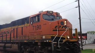 W 19th Street railroad crossing, BNSF 7190 MoW work train, Sioux City, IA