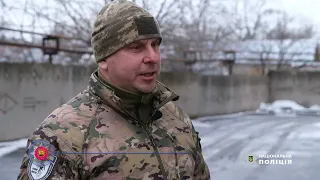 Під Авдіївкою поліцейські «білі янголи» та військові затримали російського окупанта