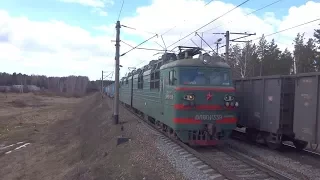 Электровозы ВЛ80С-1339 и ВЛ80С-1491 с грузовыми поездами