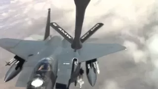 F15 goes inverted after refueling