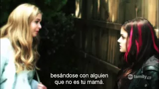 Pretty Little Liars - Alison DiLaurentis and Aria Flashback SUBTITULADO 1x04 "Can You Hear Me Now?"