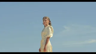 Maëlle - Sur Un Coup de Tête (Lyric)