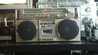 Crown CSC-970F Boombox Ghettoblaster Stereo Radio Cassette Recorder Portable tape test.