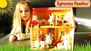 Maison Sylvanian aménagée et meublée  Sylvanian Famillies Cosy Cottage Starter Home Unboxing