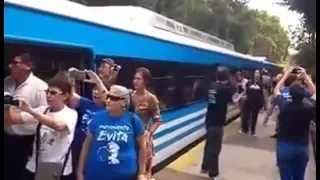 Resistiendo con Aguante La policia no queria que cantaran en el tren