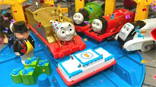 Surprise Party for Thomas' Birthday | Thomas & Friends 75th Anniversary Celebration