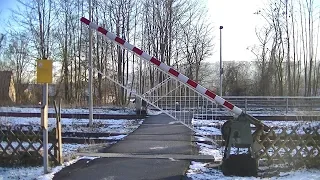 Spoorwegovergang Scherfede (D) // Railroad crossing // Bahnübergang