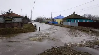 В Волгоградской области талые воды затопили городские улицы