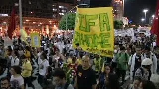 Бразильцы обещают продолжить демонстрации против ЧМ по футболу