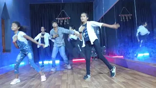 KOI JAYE TO LE AYE (HIP-HOP DANCE STUDIO) karan choreography/bollywood songs/