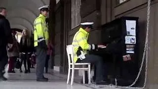 Yiruma - River Flows In You - street piano Prague - song performed by Czech police