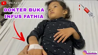 DOKTER BUKA INFUS DI TANGAN, FATHIA MINUM OBAT DIRUMAH 💊 | QIFA AGUNG