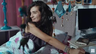 Tuba Büyüküstün ( bed )