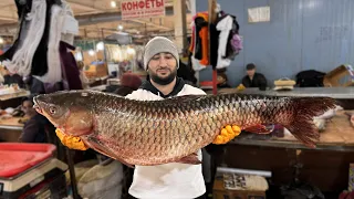 Je vais vous apprendre à faire frire du poisson comme ça. Pour qu'il devienne doré !